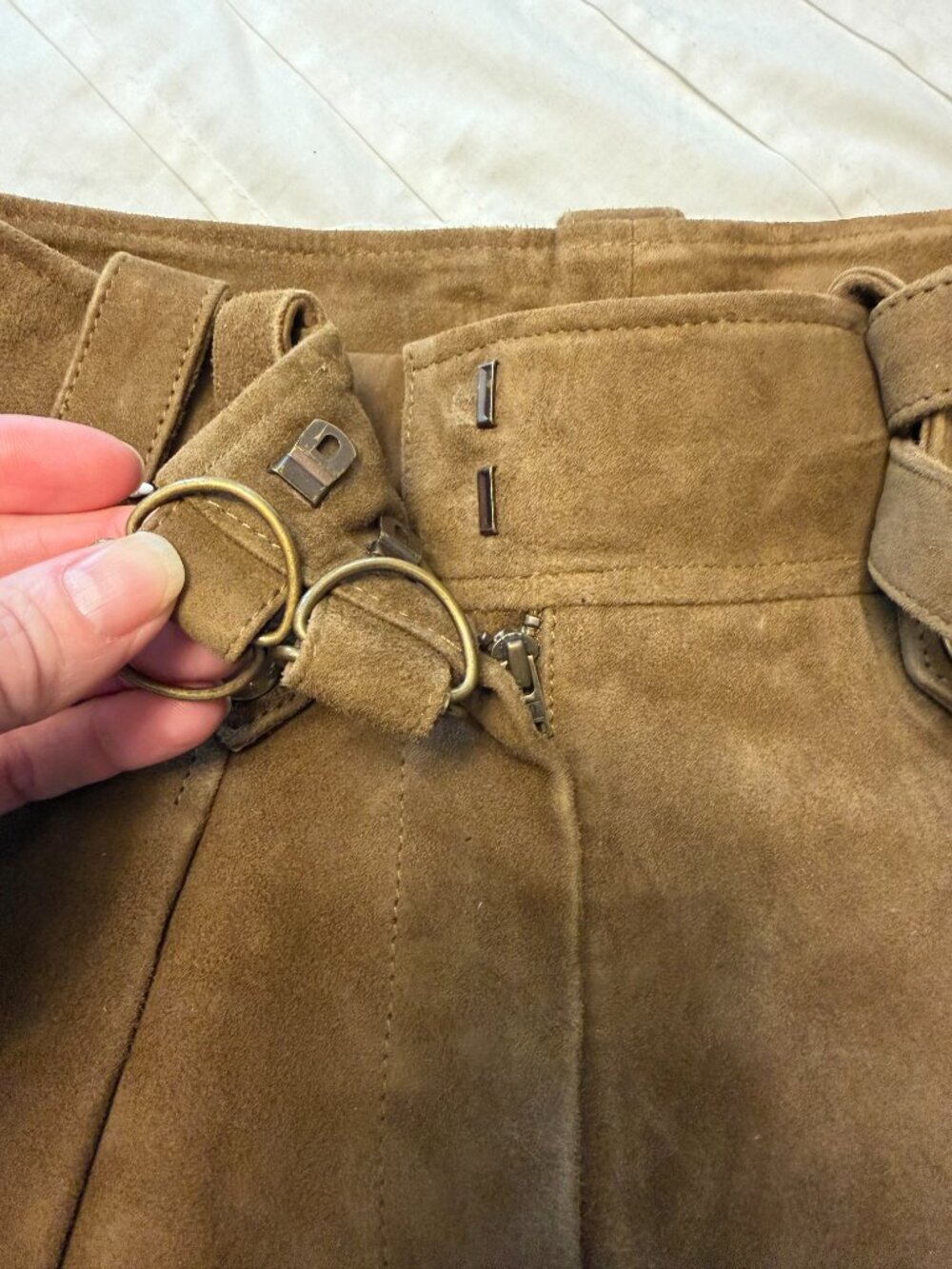 Sezane Robin Short Seude Bronze Size 2 - Picture 3 of 4